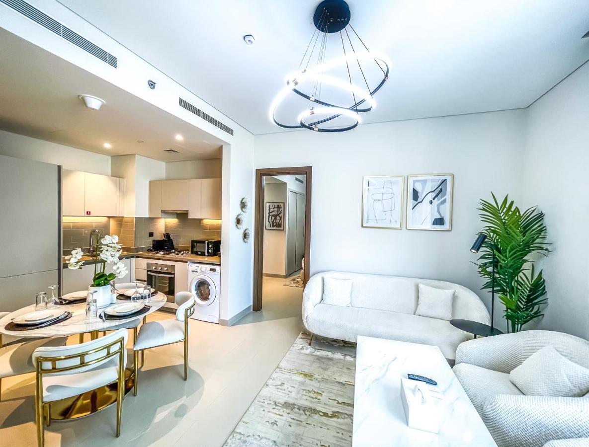 Stay Mindblowing 2 Bedroom Holiday Home With Close View Of Burj Khalifa Dubai Exteriör bild