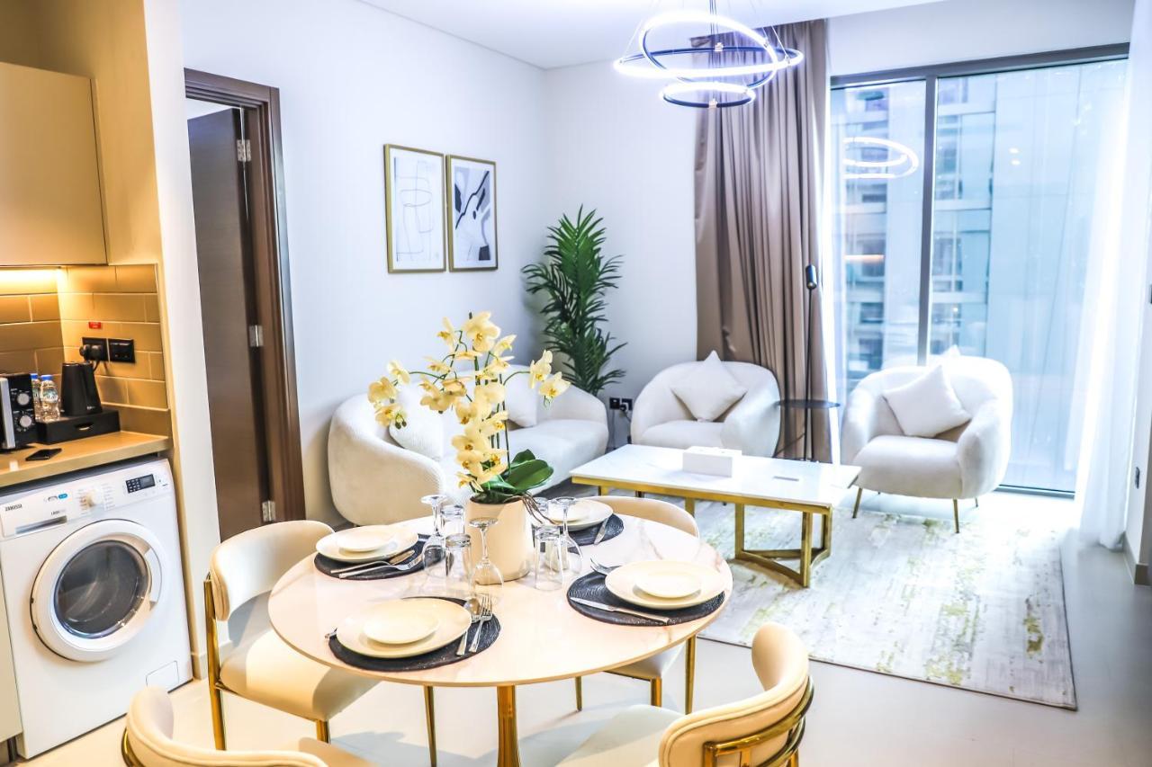 Stay Mindblowing 2 Bedroom Holiday Home With Close View Of Burj Khalifa Dubai Exteriör bild